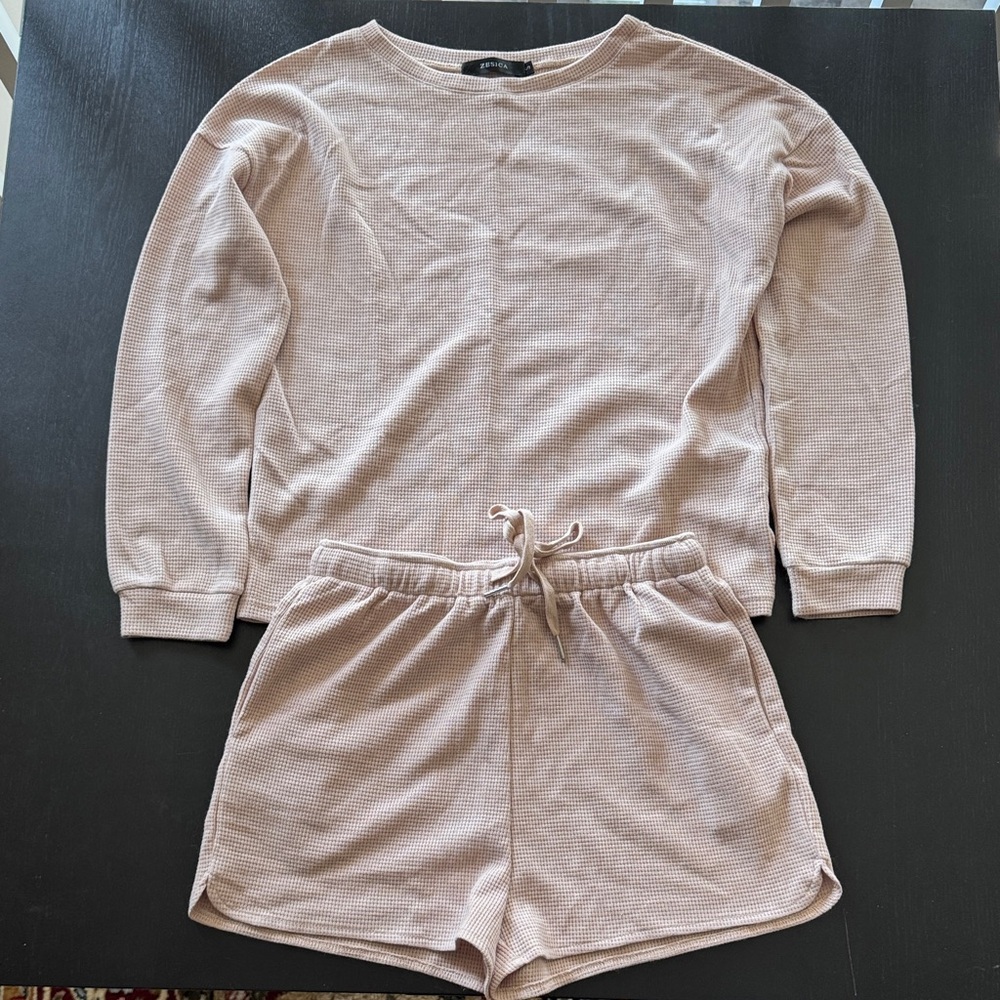New Soft Beige Waffle Knit Lounge Set Long Sleeve Top and Shorts Outfit Size S